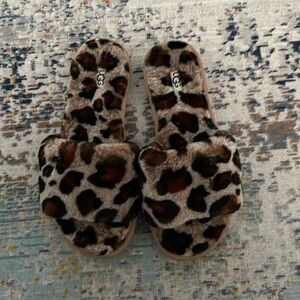 UGG Cheetah Slides